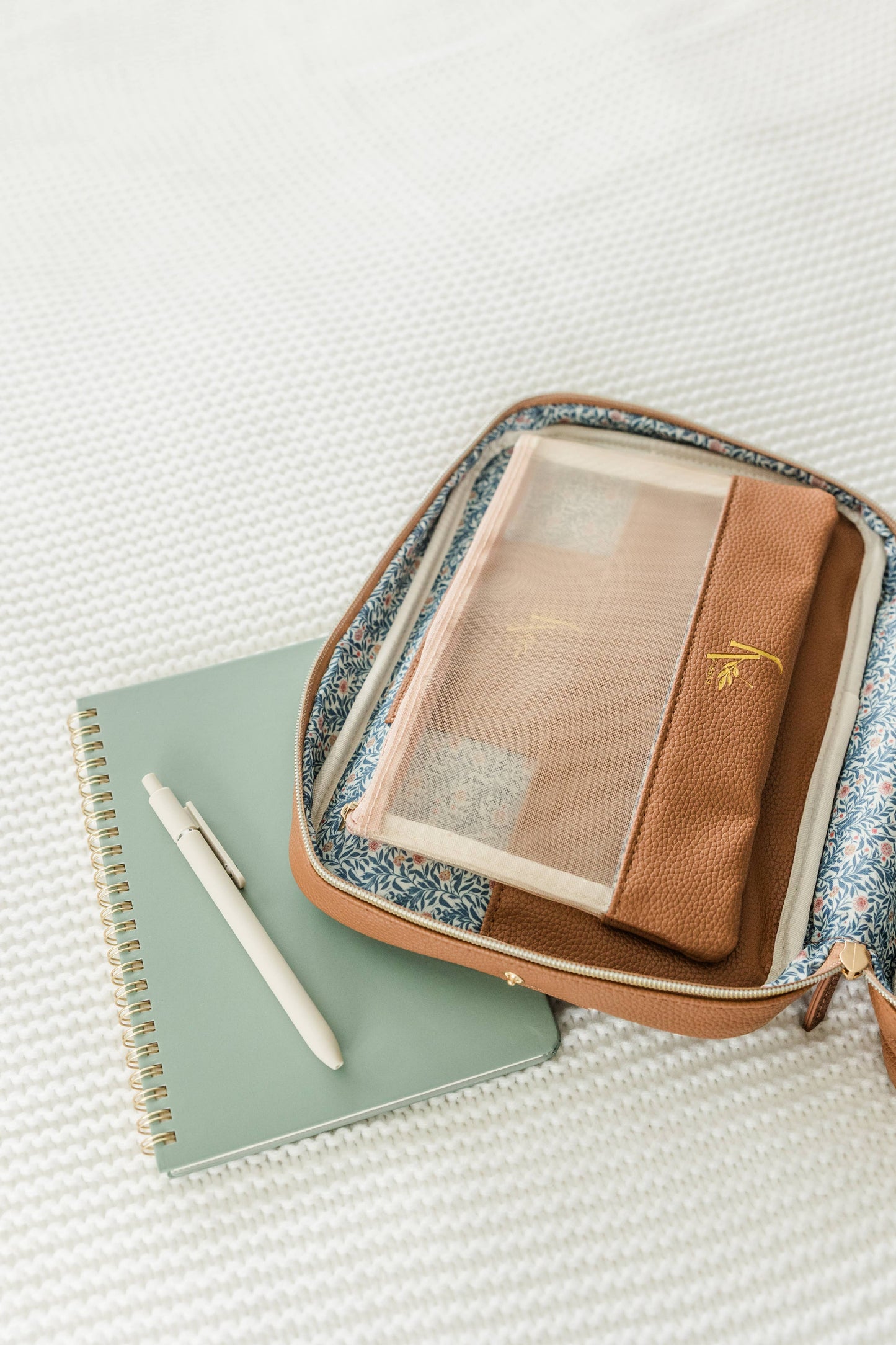 Bible Cover Crossbody Bag Mocha